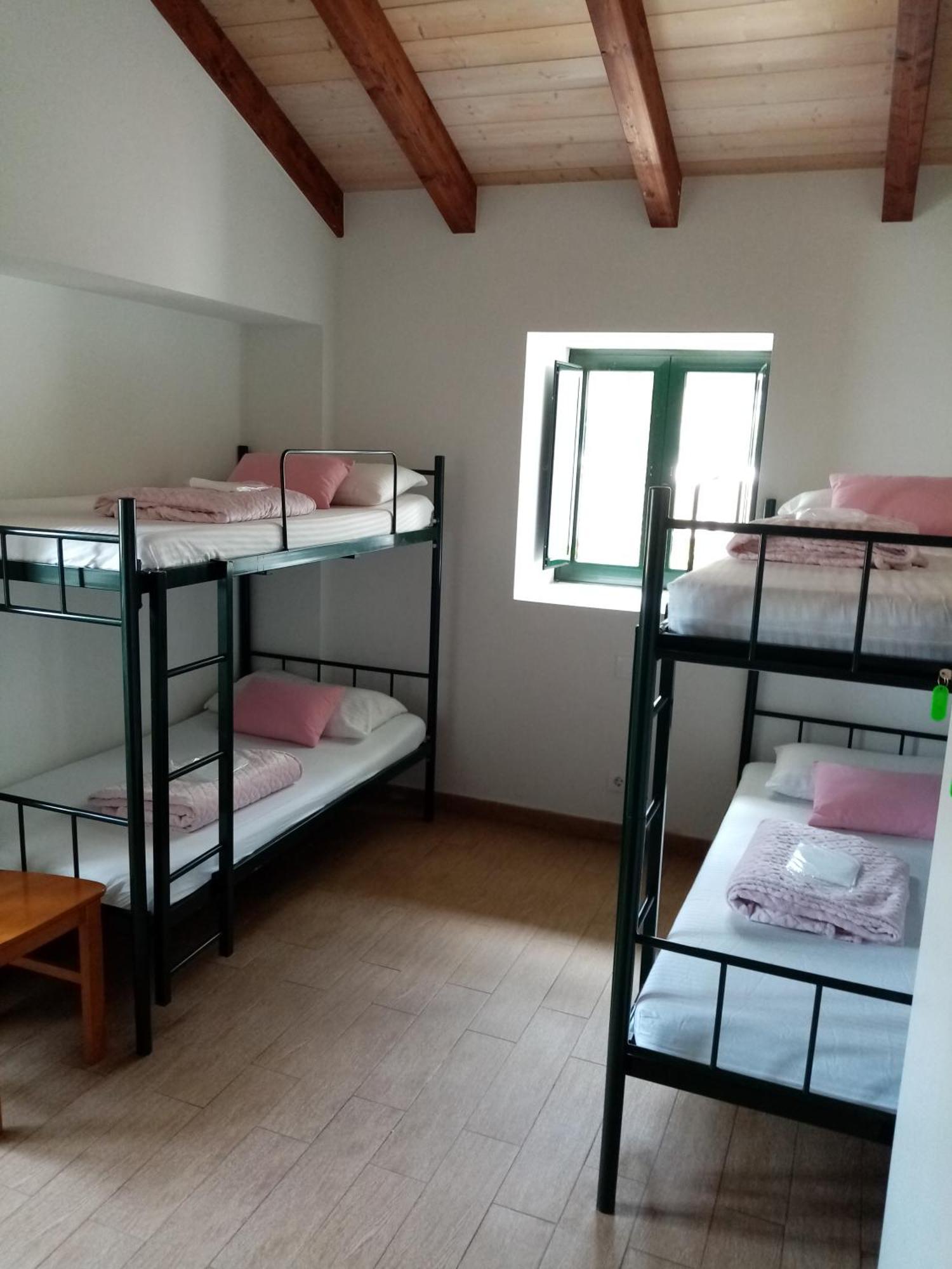 Albergue Oasis Саррия Экстерьер фото